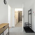 Lejlighed Modern Near Mtp By Renters *