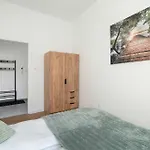 Modern Near Mtp By Renters Lejlighed