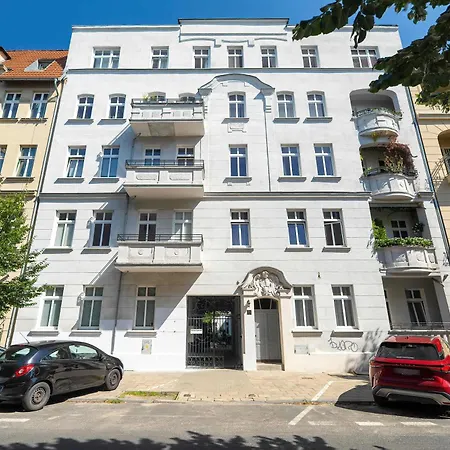 Modern Near Mtp By Renters Lägenhet