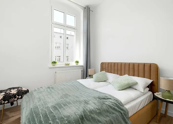 Modern Near Mtp By Renters Lägenhet