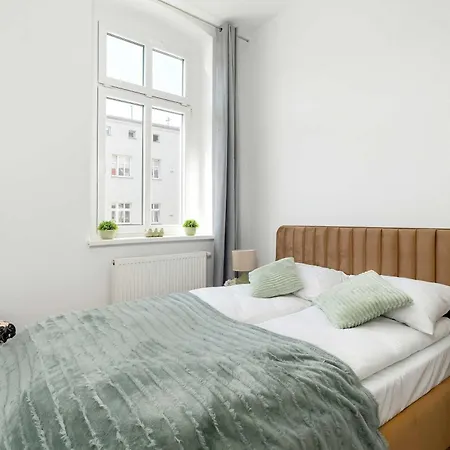 Modern Near Mtp By Renters Lägenhet